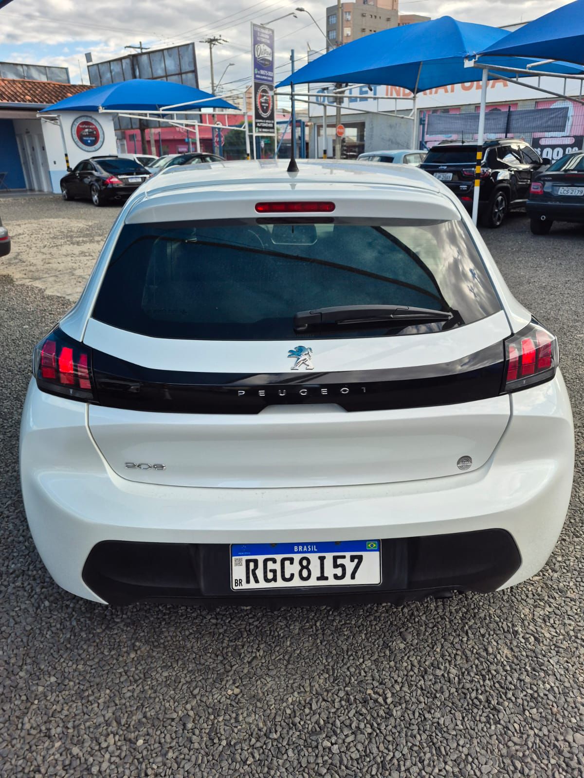 PEUGEOT 208