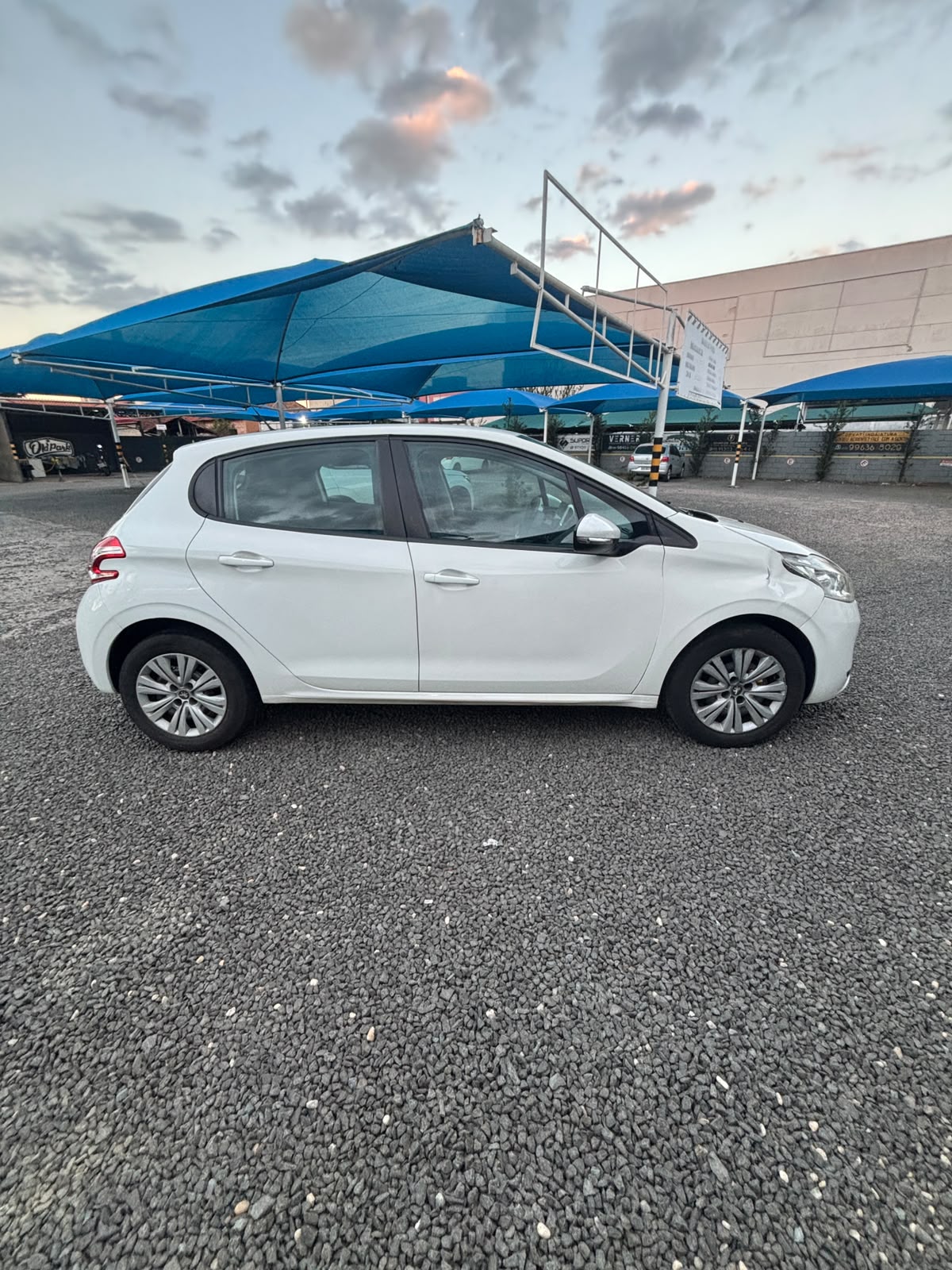 PEUGEOT 208 ACTIVE